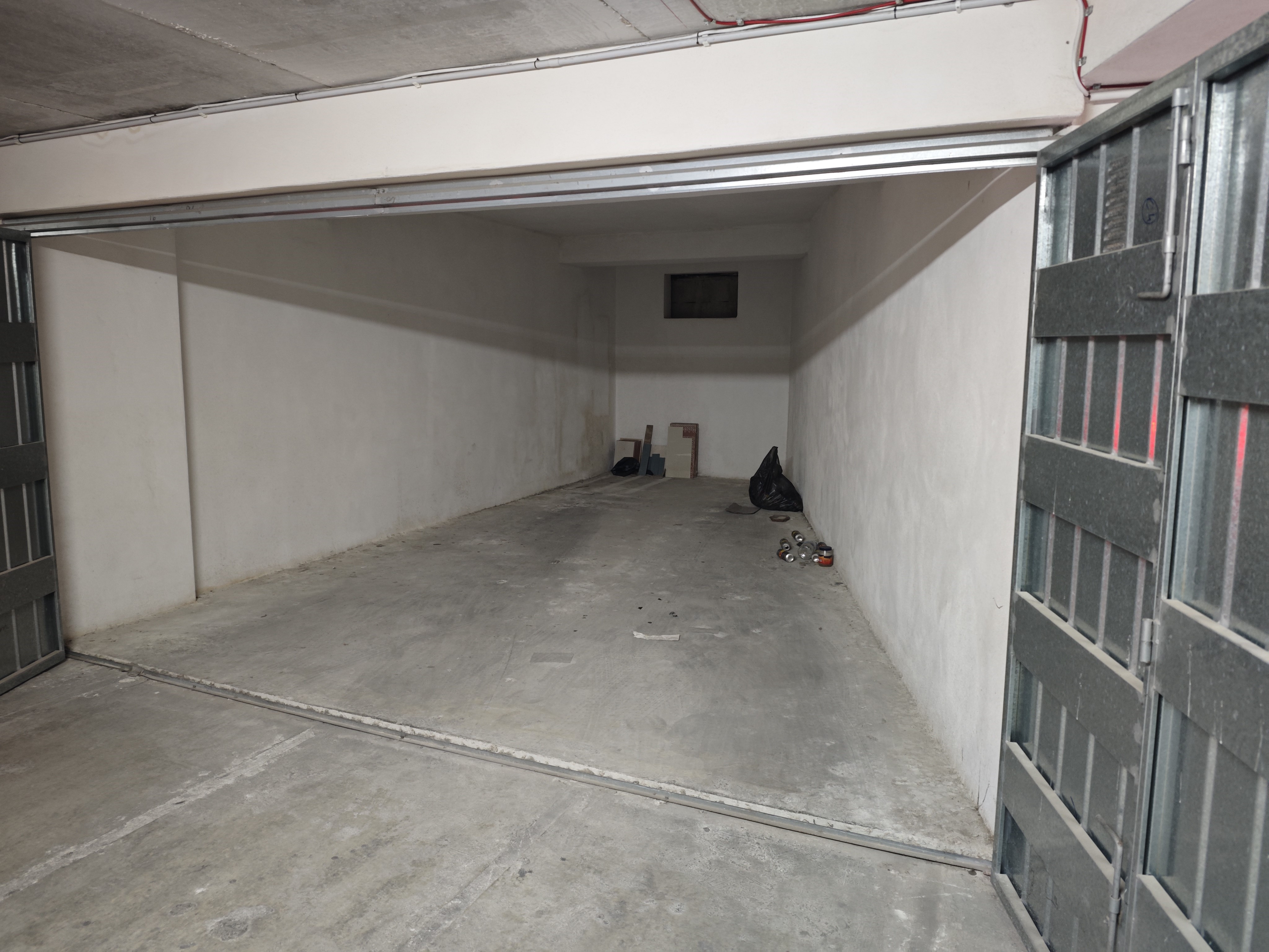 LOCK UP-LARGE - ONE CAR  GARAGE FOR RENT PART OF A GARAGE COMPLEX  - Image 1