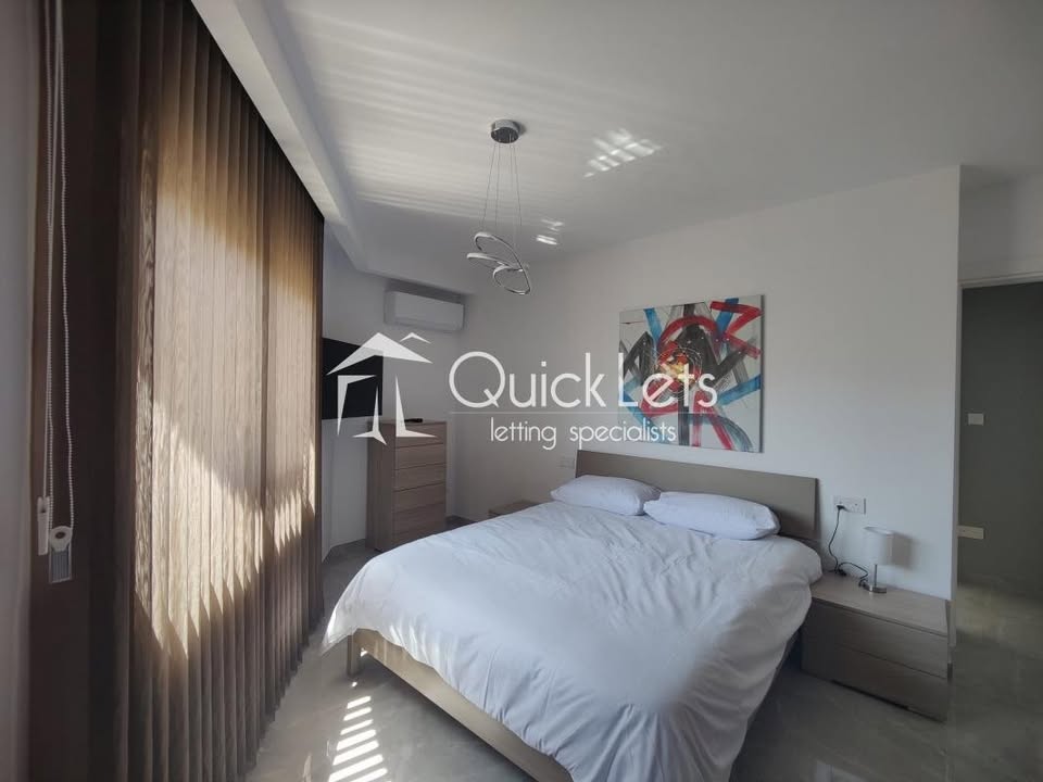 ROOM & PRIVATE BATHROOM FOR RENT - NO AGENT - Image 1